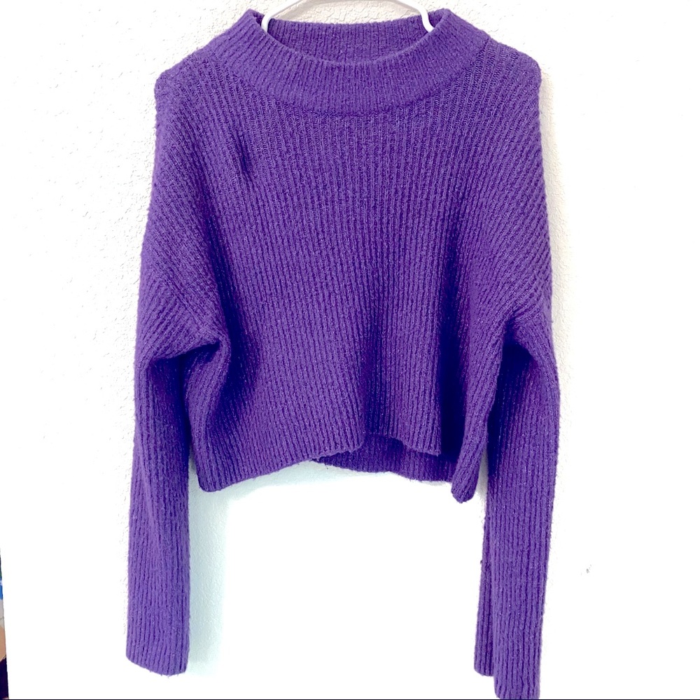 Crop top sweater